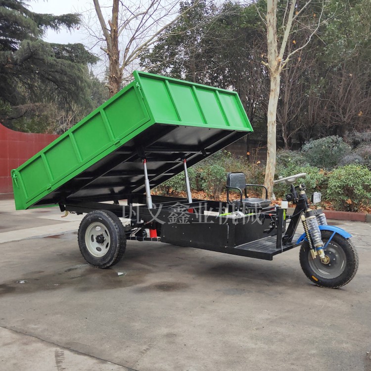 1-5噸三輪電動(dòng)翻斗車(chē)的推出受到用戶(hù)歡迎