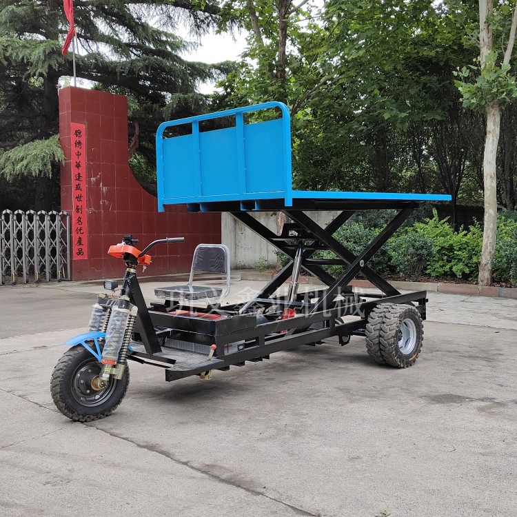 平板可以升降的電動(dòng)三輪平板車出口發(fā)貨中 平板可以升降的電動(dòng)三輪平板車出口發(fā)貨中