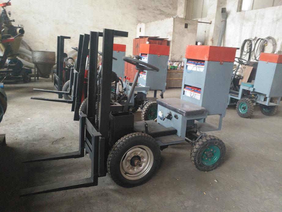 電動(dòng)叉車(chē)一角