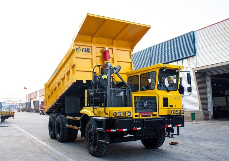 山東昌松工廠機(jī)械60T礦用運(yùn)輸車(chē)下線